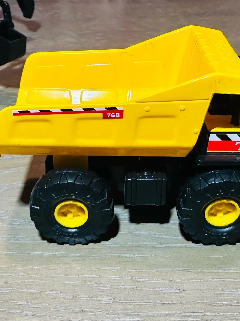 Maisto Tonka Mighty 1:64,3-Lot Tonka Construction Vehicles